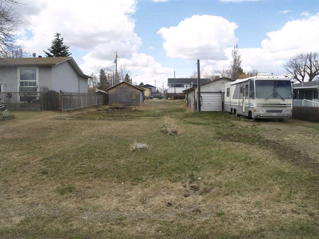 Picture of 4912 47 Street , Clive Real Estate Listing