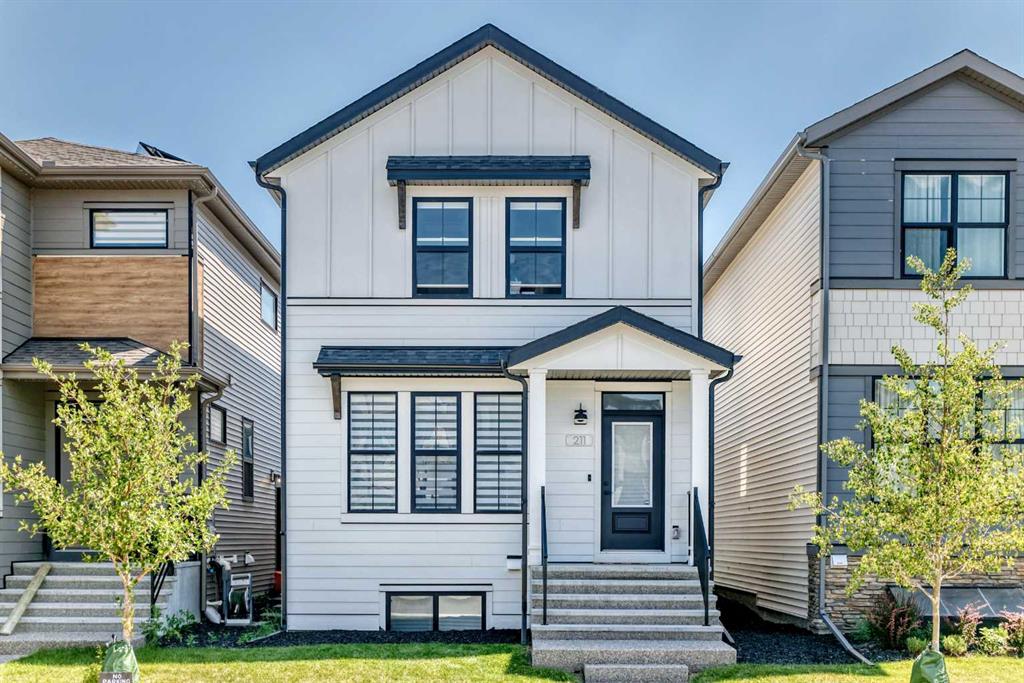 Picture of 211 Silverton Glen Crescent SW, Calgary Real Estate Listing