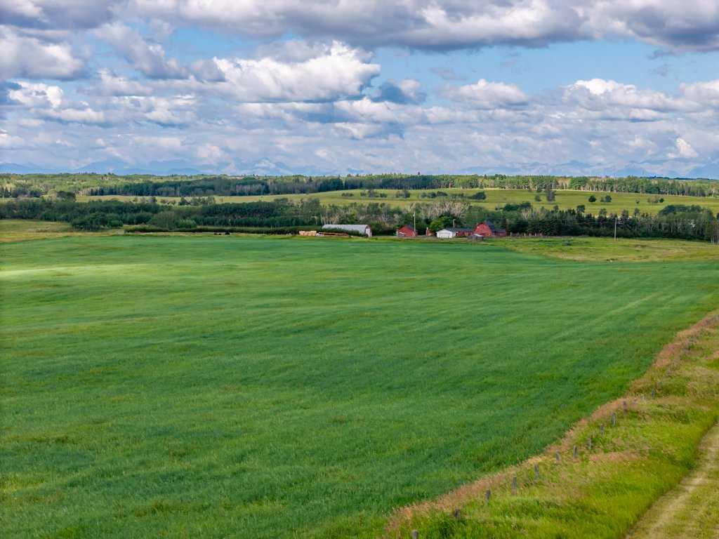 Picture of 261126 Range Road 33  , Rural Rocky View County Real Estate Listing