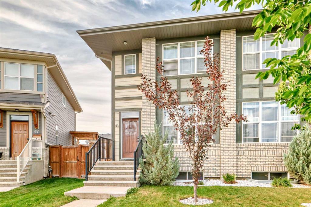 Picture of 43 Masters Square SE, Calgary Real Estate Listing