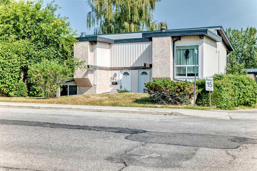 Picture of 2652 Oakmoor Drive SW, Calgary Real Estate Listing