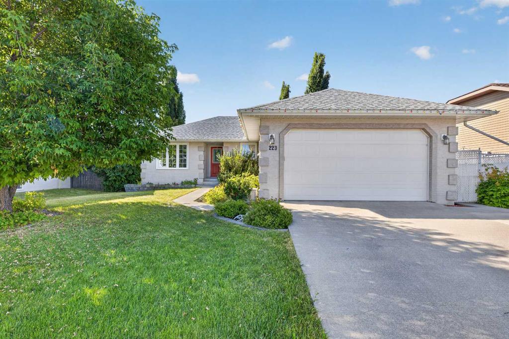 Picture of 223 10 Avenue NE, Sundre Real Estate Listing