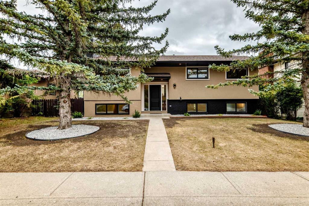 Picture of 307 Silverthorn Way NW, Calgary Real Estate Listing