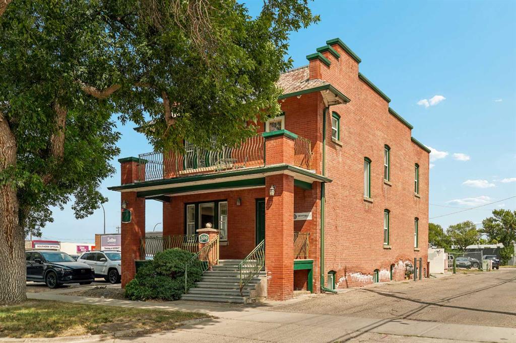 Picture of 1002 3 Avenue S, Lethbridge Real Estate Listing