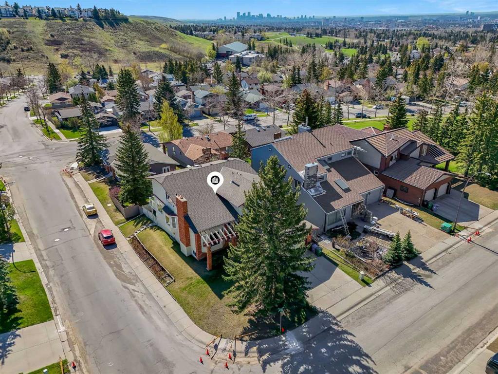 Picture of 4 Edgehill Crescent NW, Calgary Real Estate Listing