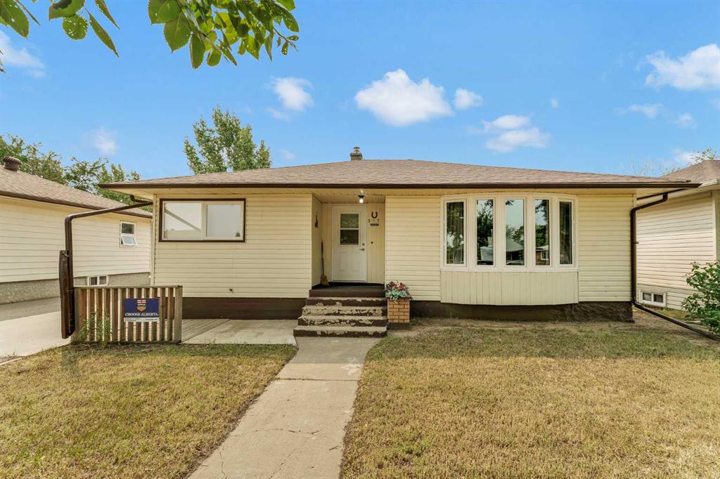 Picture of 317 3 Avenue E, Bow Island Real Estate Listing