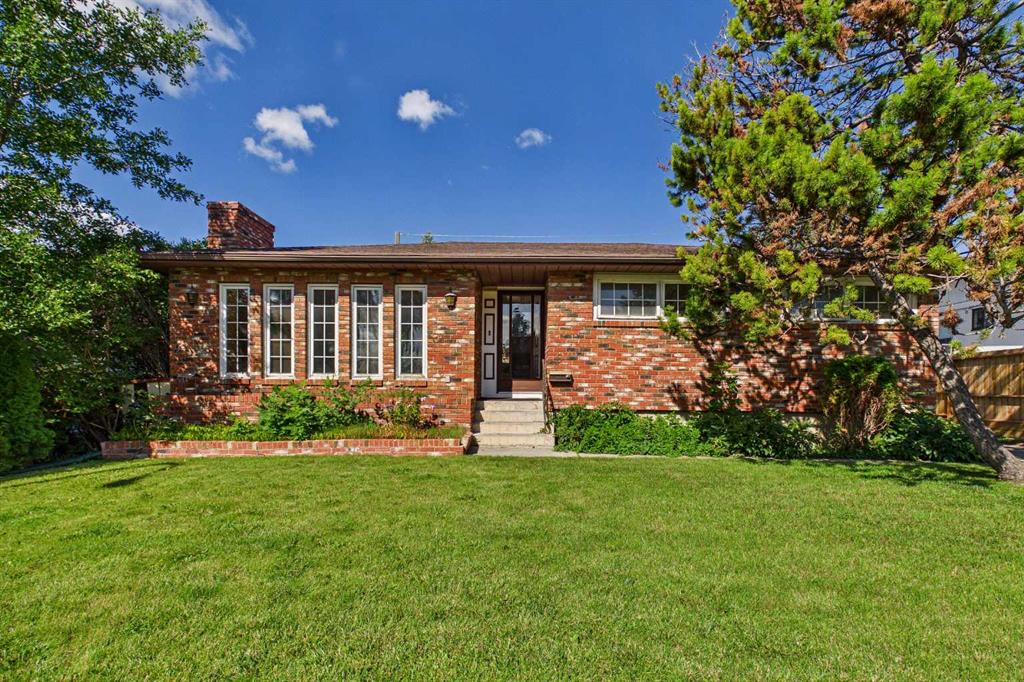 Picture of 5 Chisholm Crescent NW, Calgary Real Estate Listing