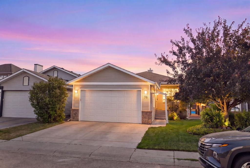 Picture of 76 Douglas Ridge Close SE, Calgary Real Estate Listing