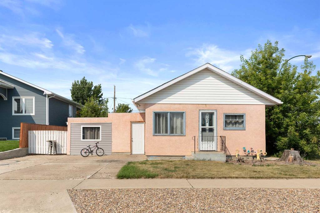Picture of 802 2 Street SE, Redcliff Real Estate Listing