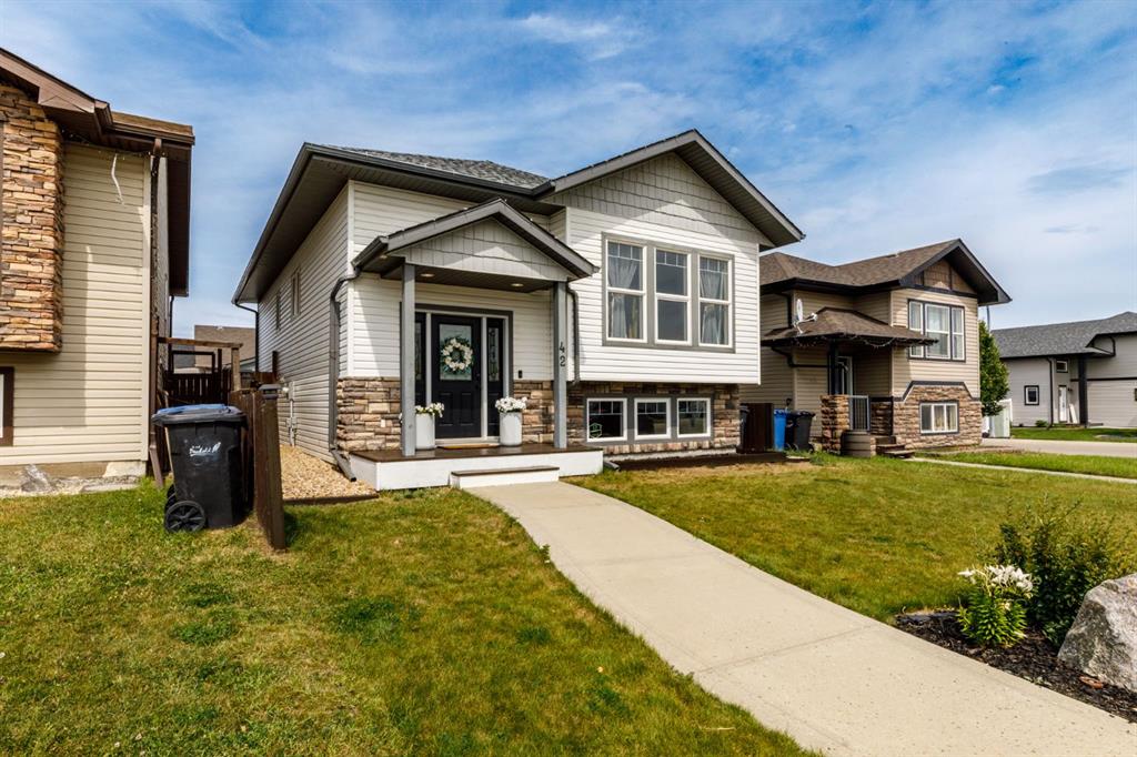 Picture of 42 Hawthorne Way , Penhold Real Estate Listing