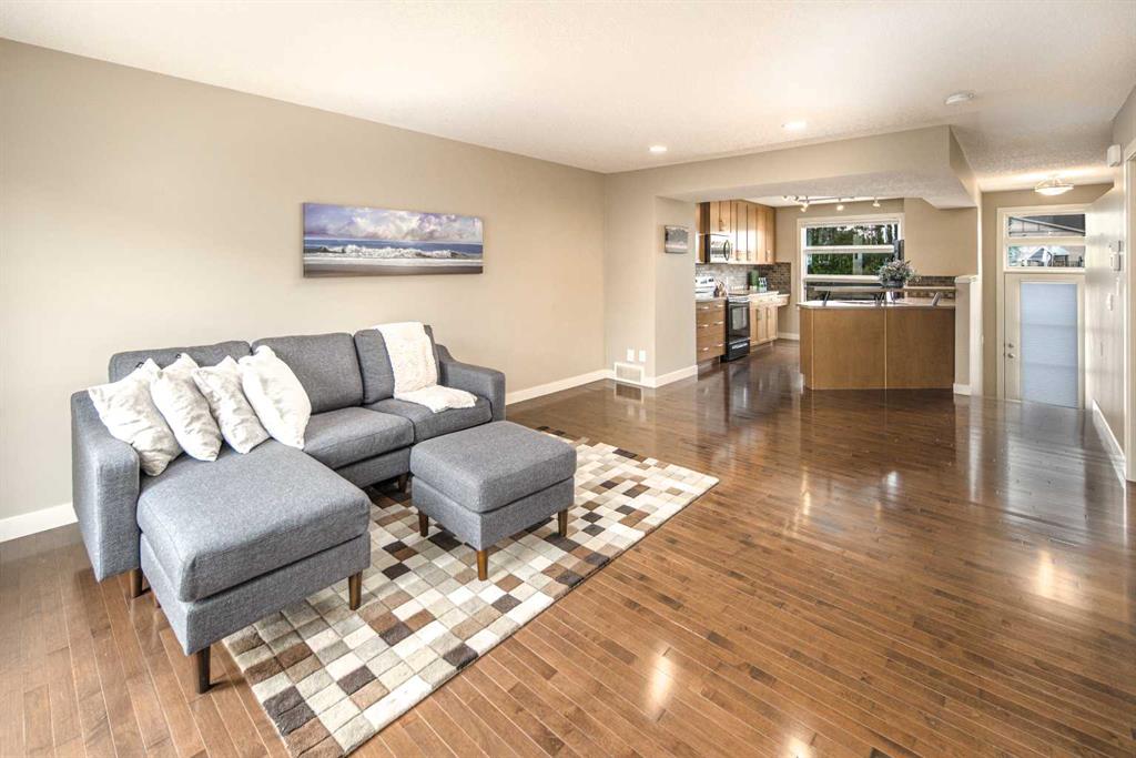 Picture of 83 Aspen Hills Green SW, Calgary Real Estate Listing