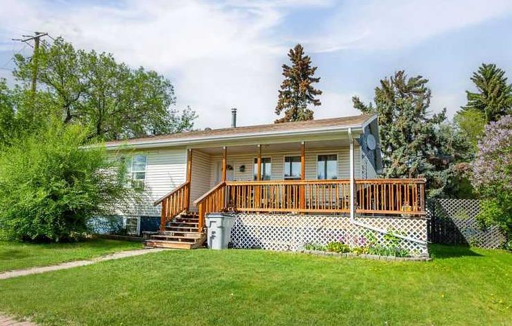 Picture of 502 5 Avenue , Wainwright Real Estate Listing