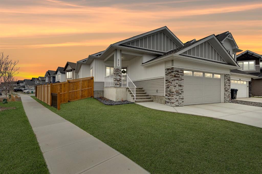 Picture of 315 Monterey Place SE, High River Real Estate Listing