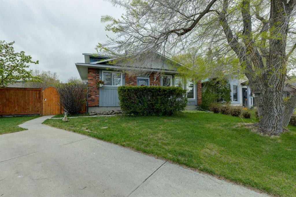 Picture of 323 Ranchview Place NW, Calgary Real Estate Listing