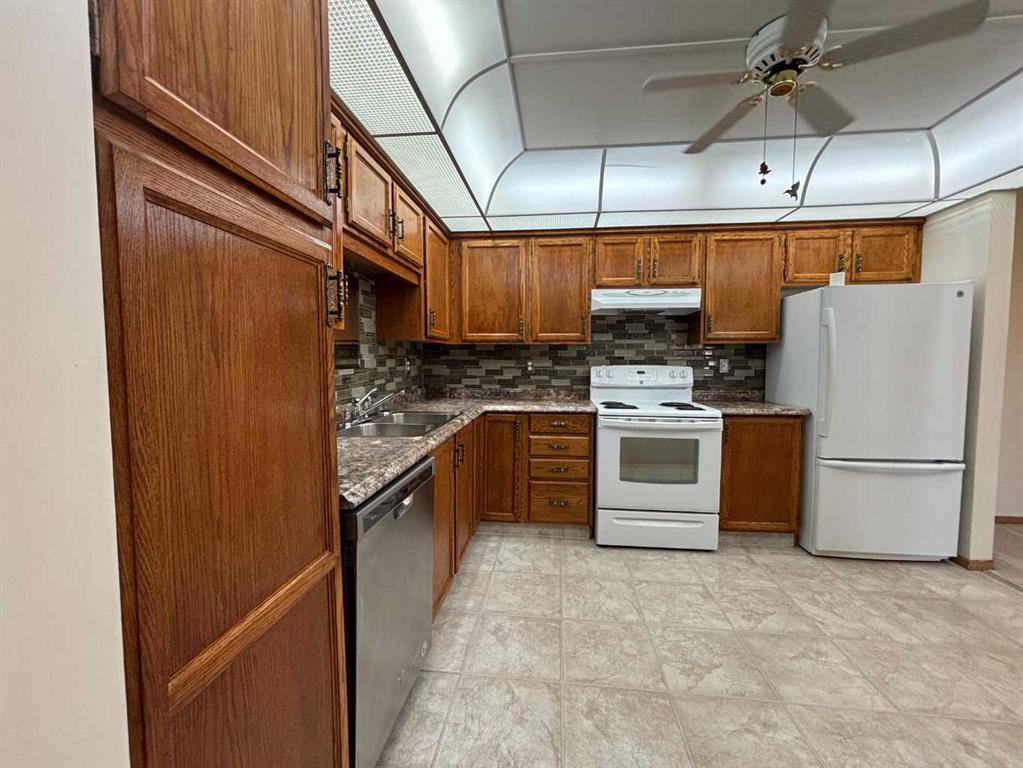 Picture of 305, 3090 15 Avenue SE, Medicine Hat Real Estate Listing