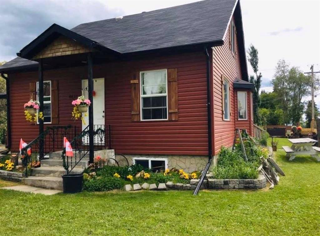 Picture of 4637 50 Avenue , Bentley Real Estate Listing