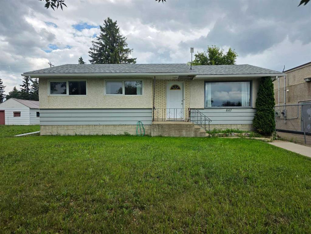 Picture of 1017 12 Avenue , Wainwright Real Estate Listing
