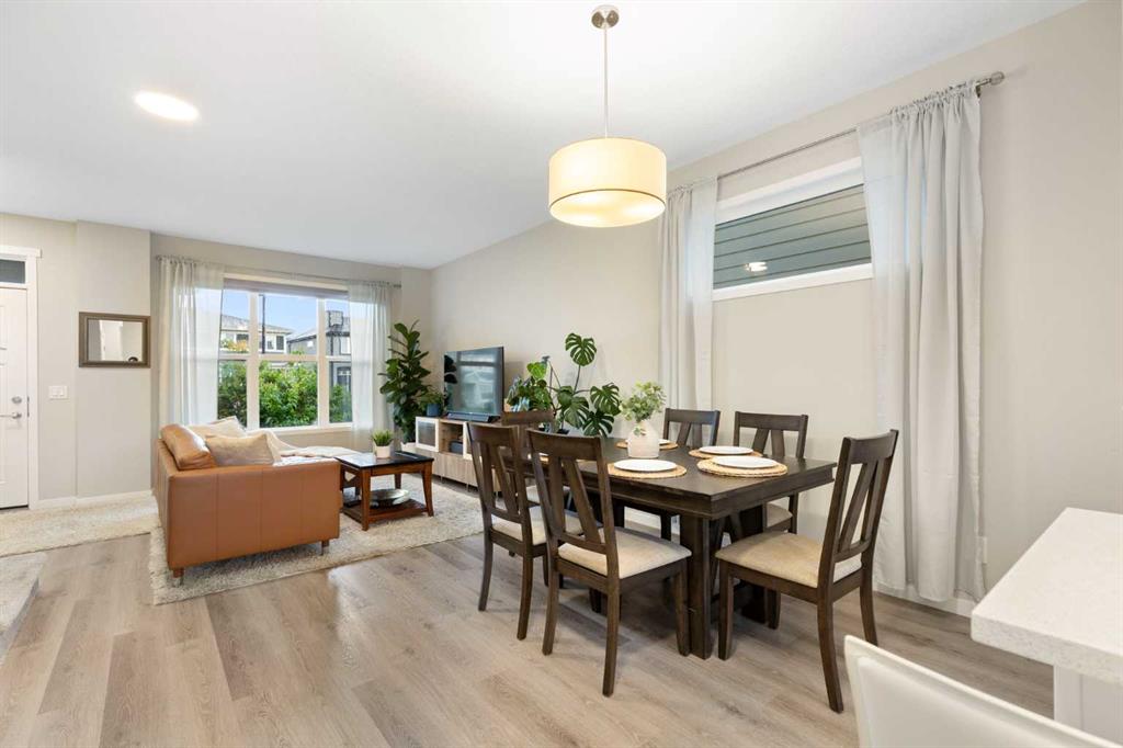 Picture of 1021 Mahogany Boulevard SE, Calgary Real Estate Listing