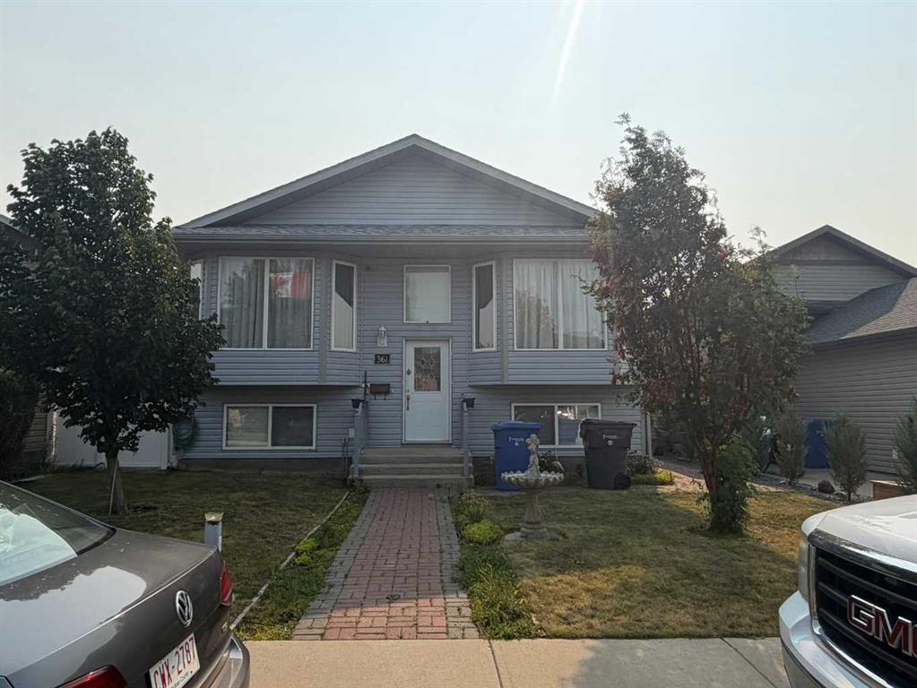 Picture of 361 Somerset Row SE, Medicine Hat Real Estate Listing