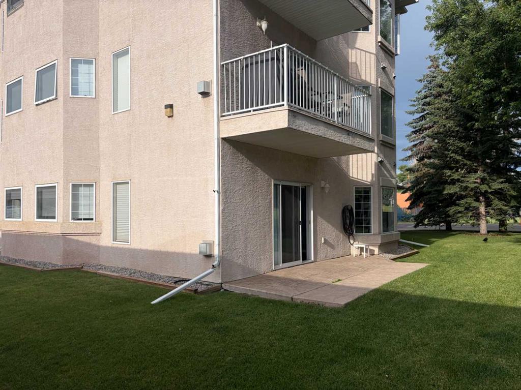 Picture of 101, 7 Lineham Avenue , Okotoks Real Estate Listing