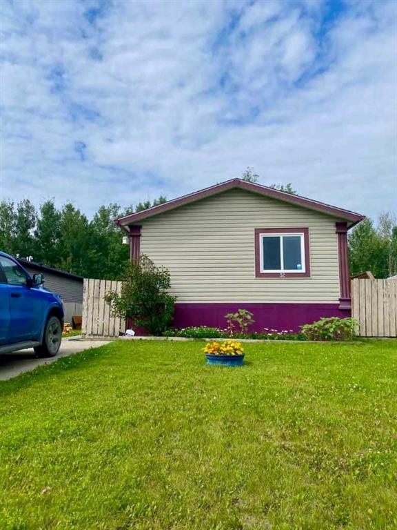 Picture of 32 Dragonfly Crescent , High Level Real Estate Listing