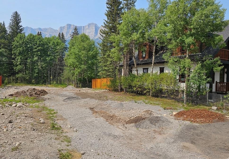 Picture of 913 15 Street , Canmore Real Estate Listing