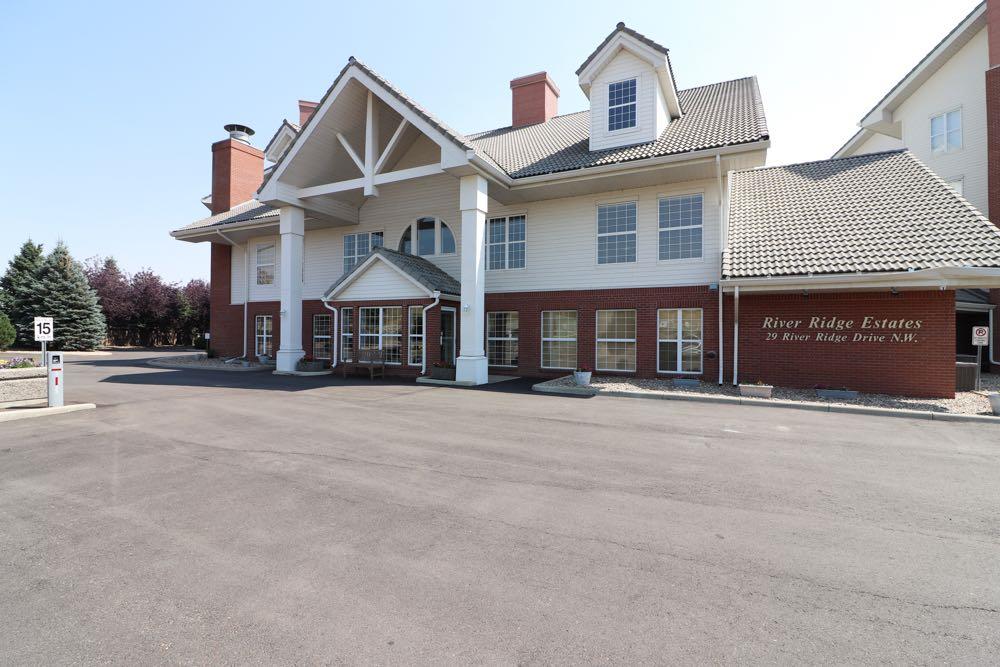 Picture of 424, 29 River Ridge Drive NW, Medicine Hat Real Estate Listing