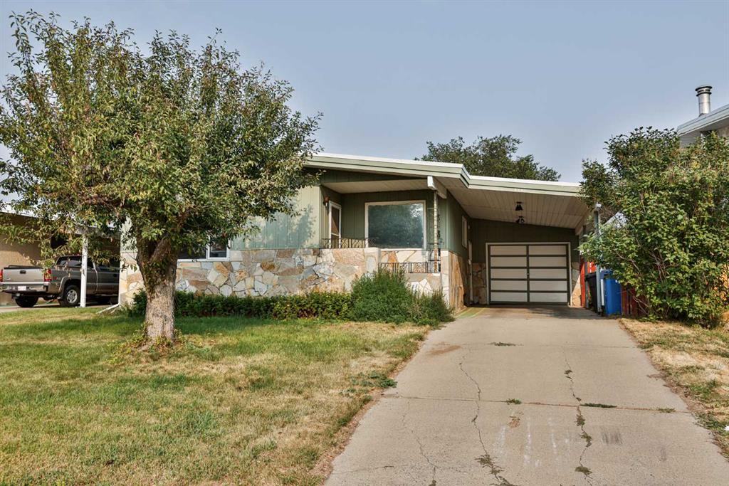 Picture of 1921 17 Street N, Lethbridge Real Estate Listing