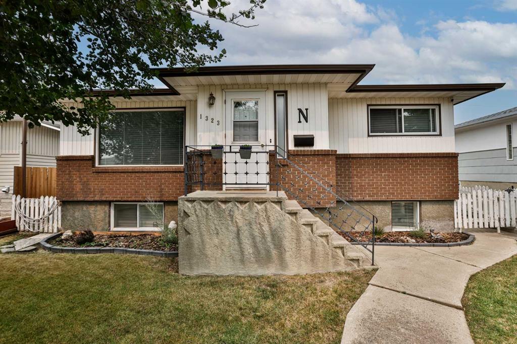 Picture of 1323 3A Avenue N, Lethbridge Real Estate Listing