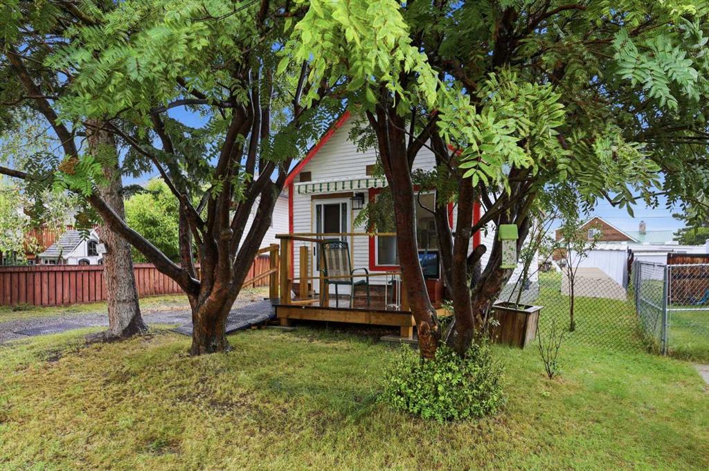 Picture of 116 Frontenac Avenue NW, Diamond Valley Real Estate Listing