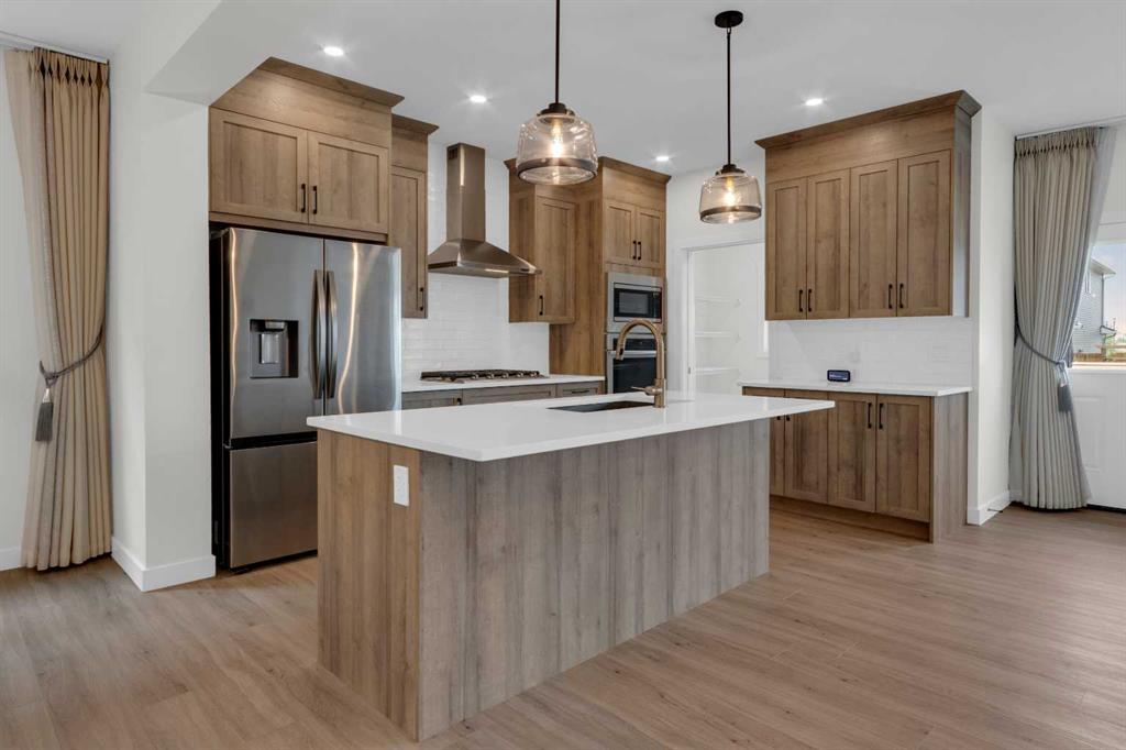 Picture of 541 Baywater Manor SW, Airdrie Real Estate Listing
