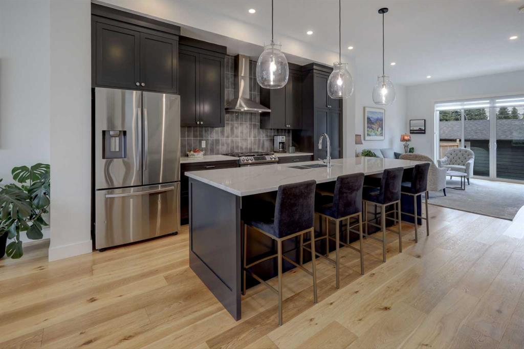 Picture of 3337 41 Street SW, Calgary Real Estate Listing