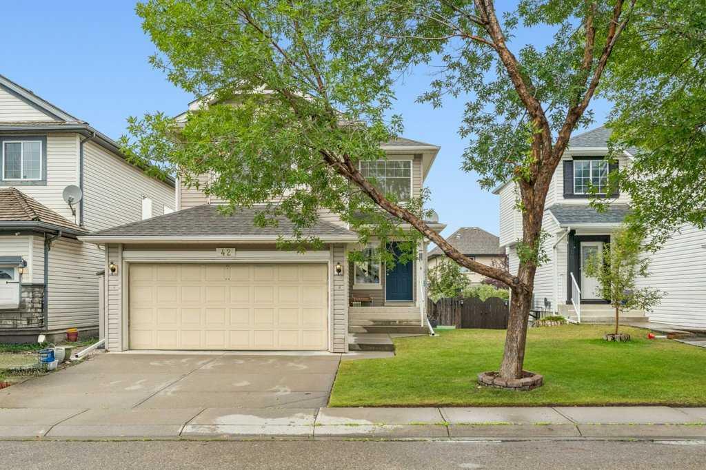 Picture of 42 Douglas Glen Circle SE, Calgary Real Estate Listing