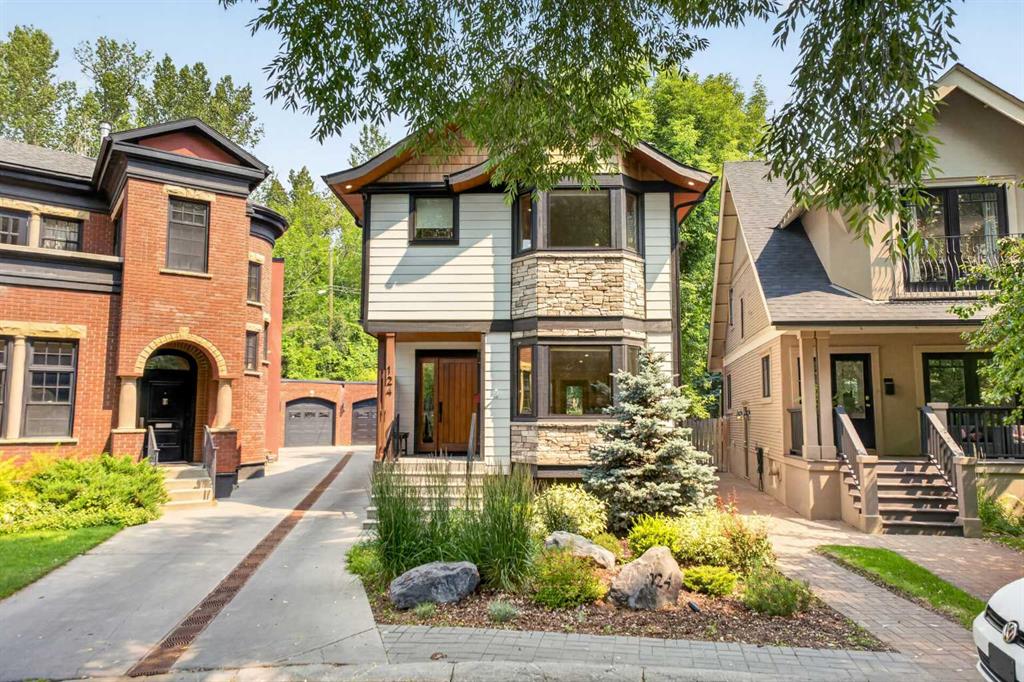 Picture of 124 Garden Crescent SW, Calgary Real Estate Listing