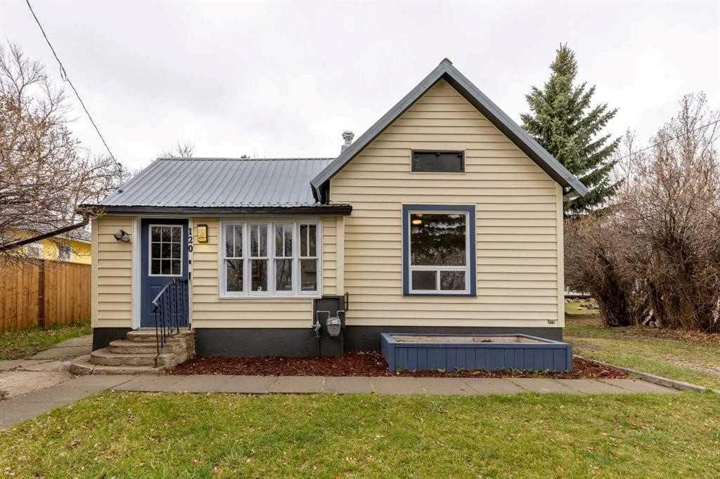 Picture of 120 N 1 Street W, Magrath Real Estate Listing