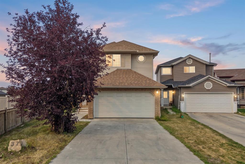 Picture of 187 Martinvalley Crescent NE, Calgary Real Estate Listing