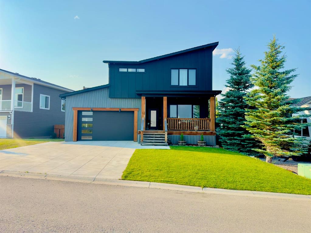 Picture of 1221 Tumbleweed Avenue  , Pincher Creek Real Estate Listing