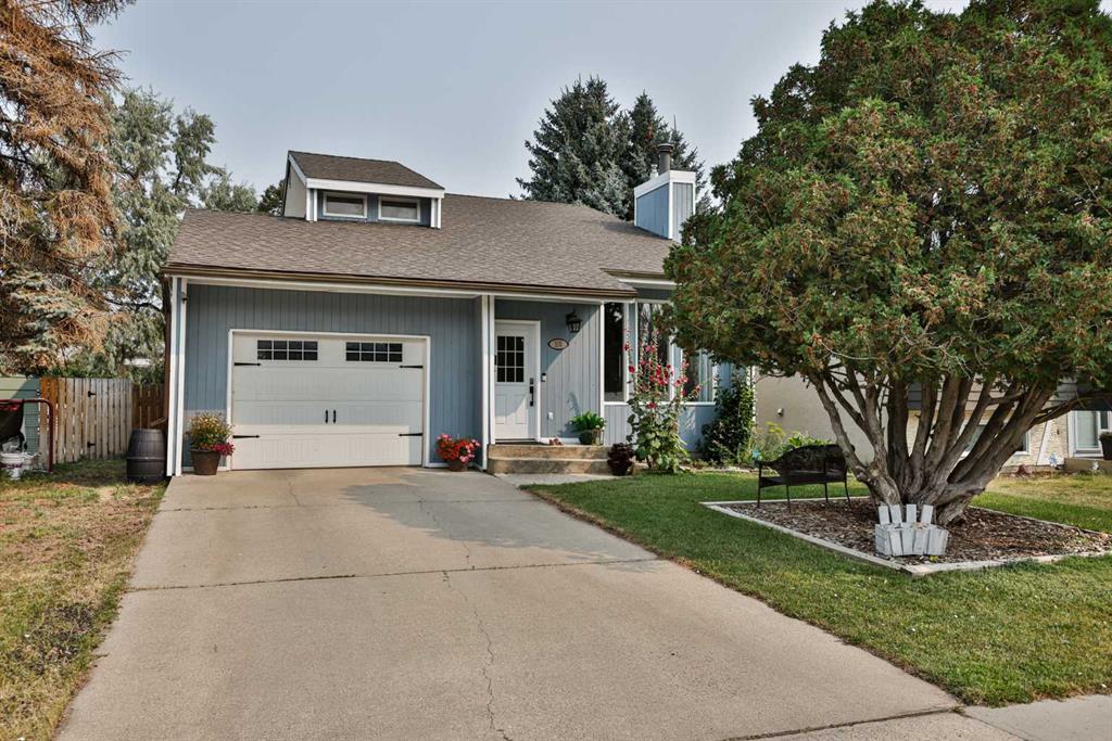 Picture of 100 Eton Road W, Lethbridge Real Estate Listing