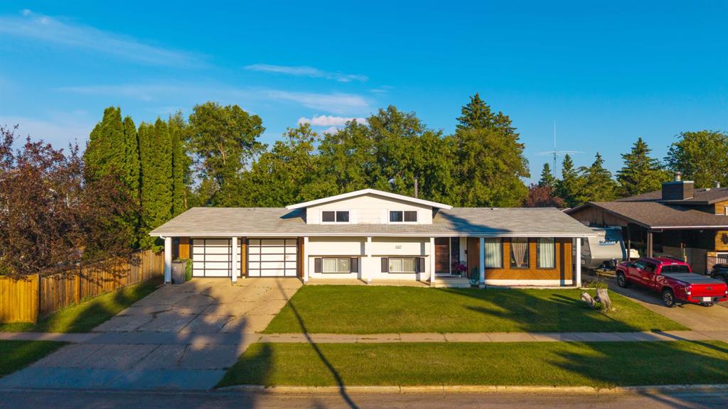Picture of 3007 52 Avenue , Lloydminster Real Estate Listing