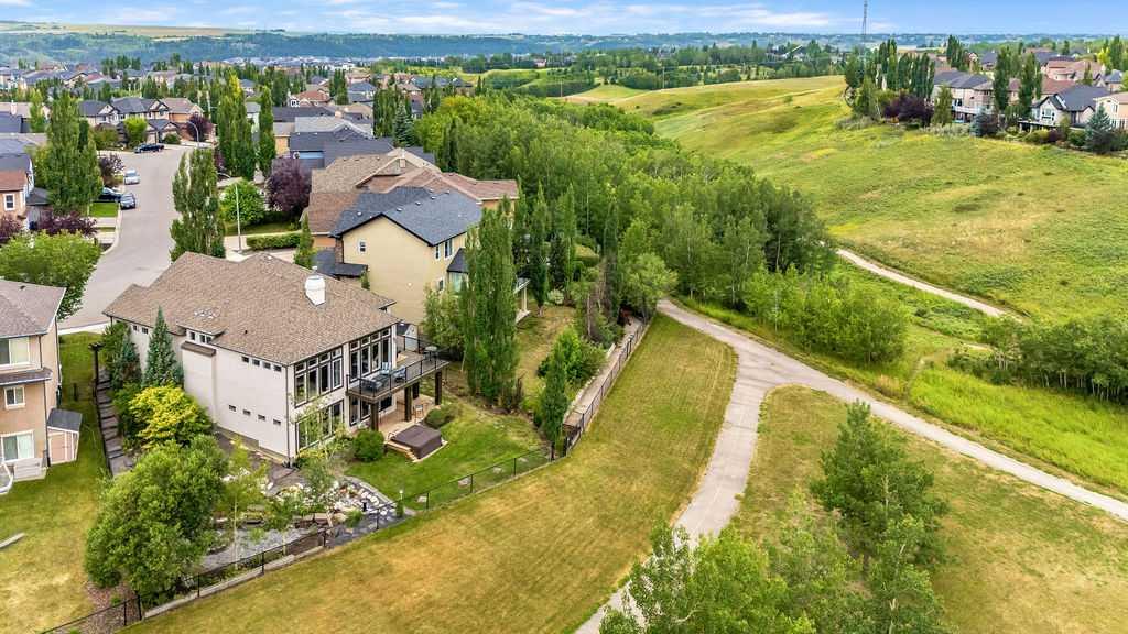 Picture of 22 Tuscany Estates Crescent NW, Calgary Real Estate Listing