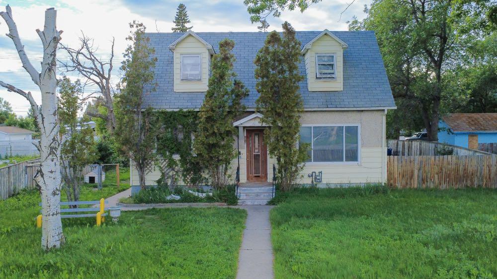 Picture of 1218 13 Street N, Lethbridge Real Estate Listing