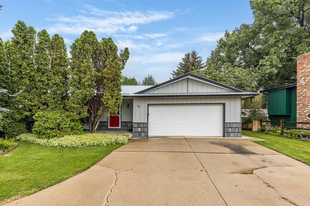 Picture of 30 Noble Court SW, Medicine Hat Real Estate Listing