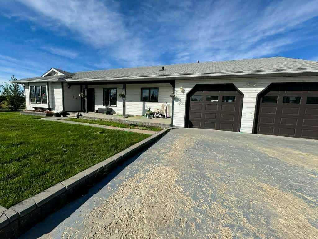 Picture of 930036 232 Range Road , Rural Northern Lights, County of Real Estate Listing