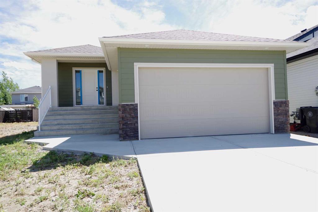 Picture of 256 Greenwood Road , Coalhurst Real Estate Listing