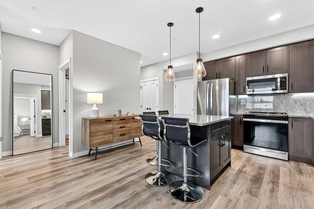 Picture of 401, 150 Shawnee Square SW, Calgary Real Estate Listing