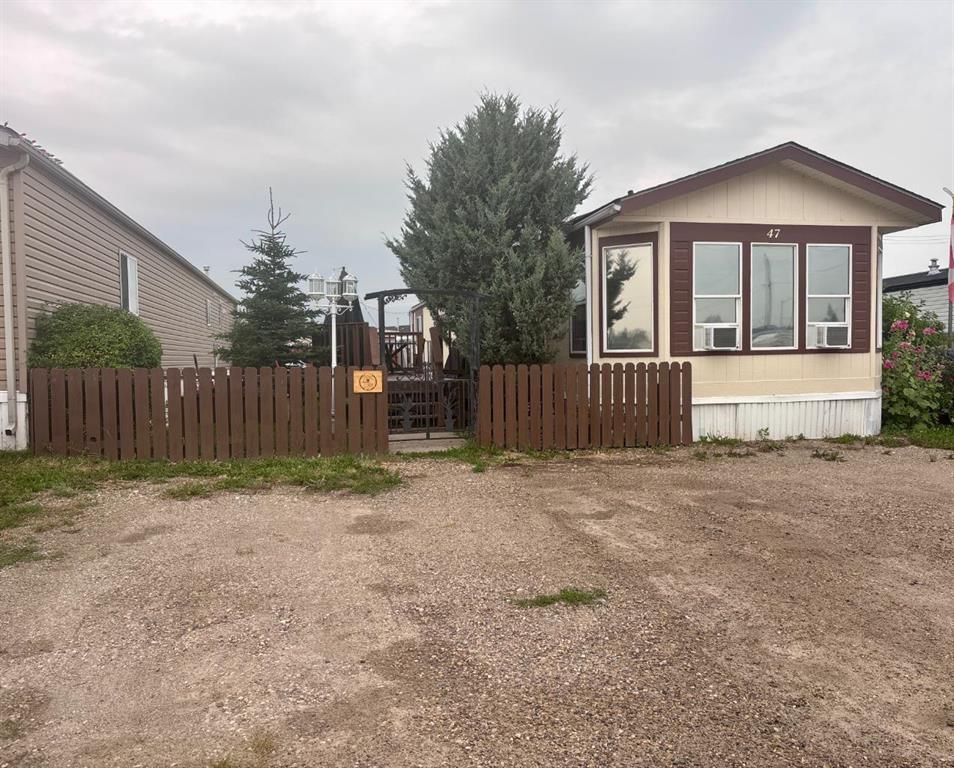 Picture of 47 Grey Street , Carstairs Real Estate Listing