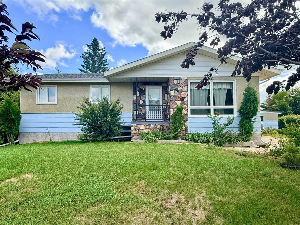 Picture of 215 14 Street , Wainwright Real Estate Listing