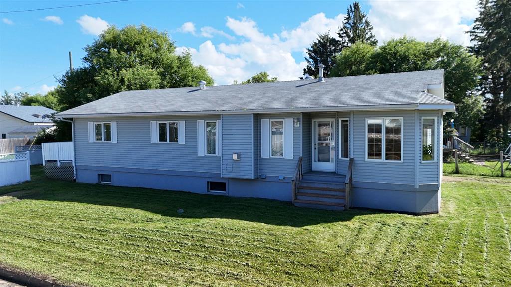 Picture of 5025 45th Street  , High Prairie Real Estate Listing