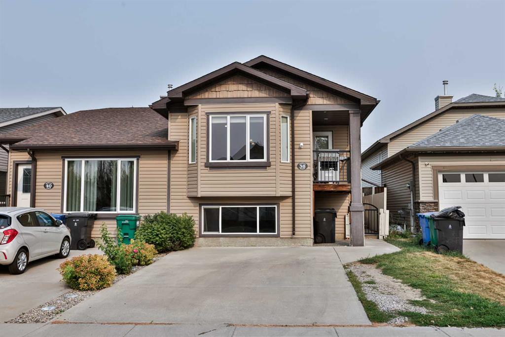 Picture of 38 Dorothy Gentleman Crescent N, Lethbridge Real Estate Listing