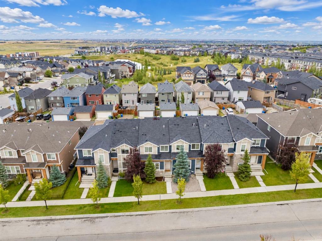 Picture of 834 Nolan Hill Boulevard NW, Calgary Real Estate Listing